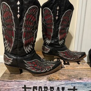 Corral Women’s Cowboy Boots- cross & wings, super comfortable, size 9